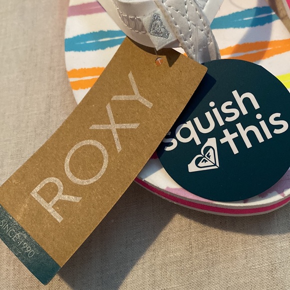 NEW Roxy Rainbow Striped Sandals - Picture 7 of 7